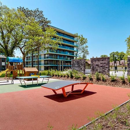 Premium Lelle Waterfront Resort Bonnie Balatonlelle Exterior foto