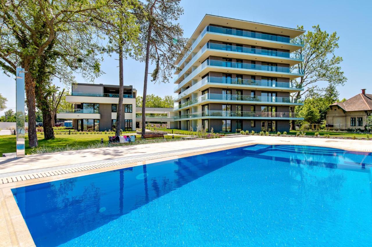 Premium Lelle Waterfront Resort Bonnie Balatonlelle Exterior foto
